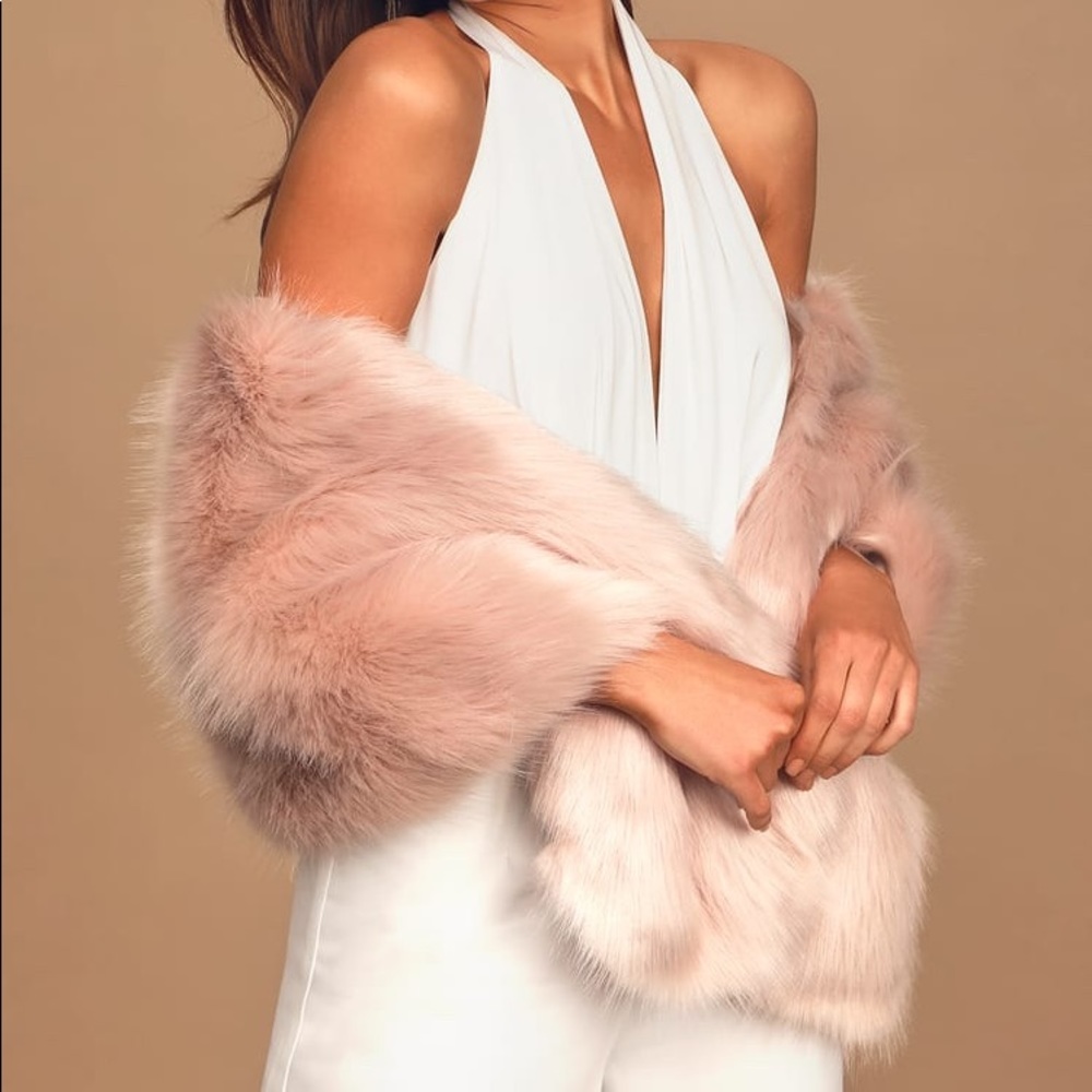 Lulu’s Blush Faux Fur Stole